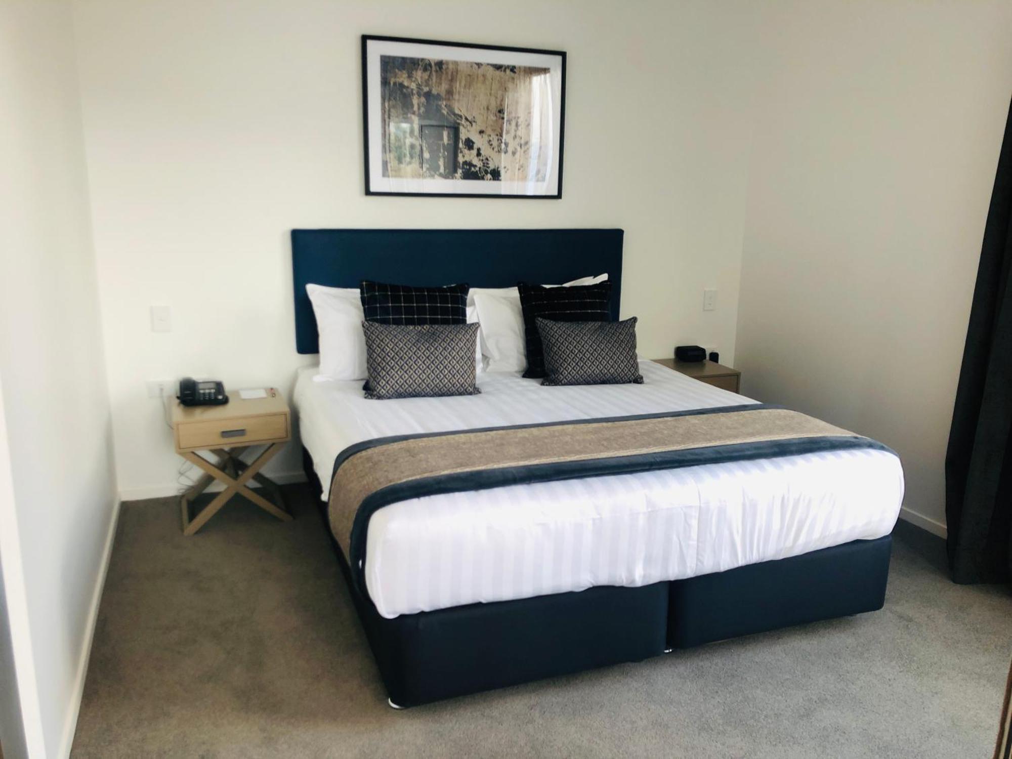 Ramada By Wyndham Queenstown Central Zewnętrze zdjęcie