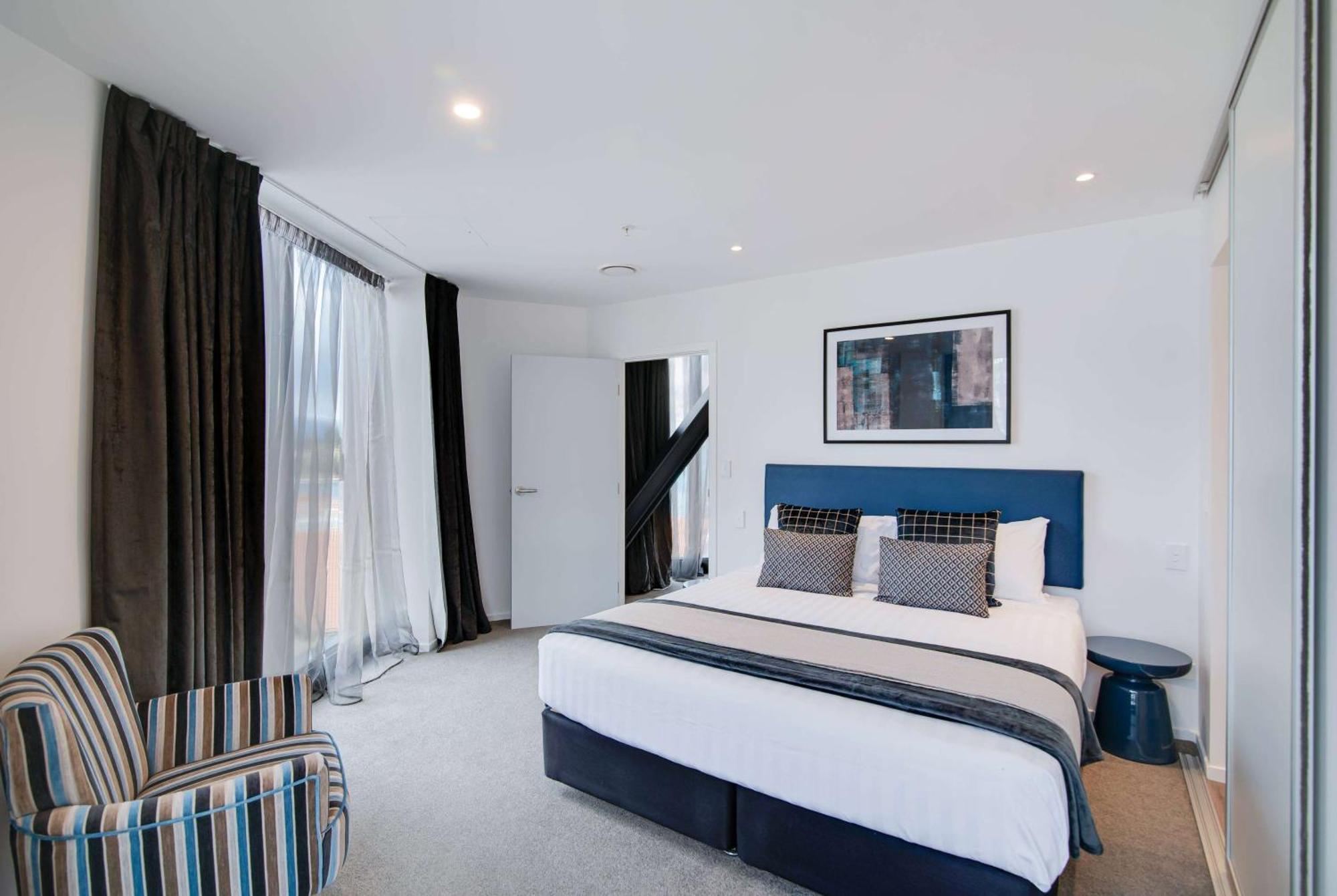 Ramada By Wyndham Queenstown Central Zewnętrze zdjęcie
