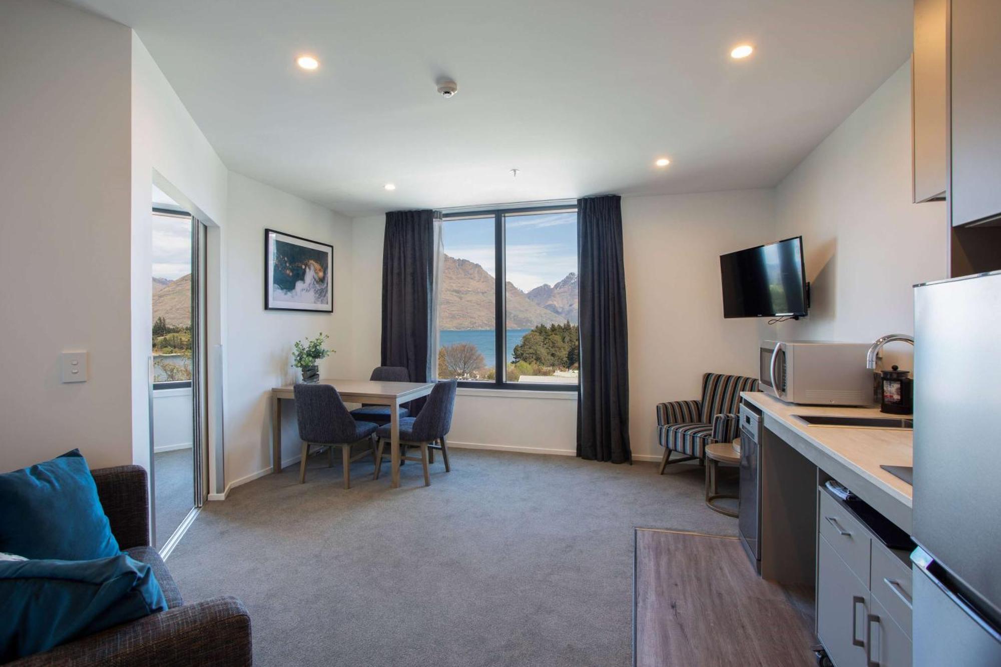 Ramada By Wyndham Queenstown Central Zewnętrze zdjęcie