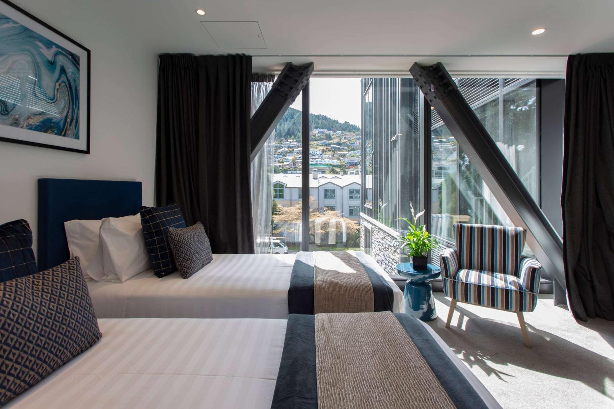 Ramada By Wyndham Queenstown Central Zewnętrze zdjęcie