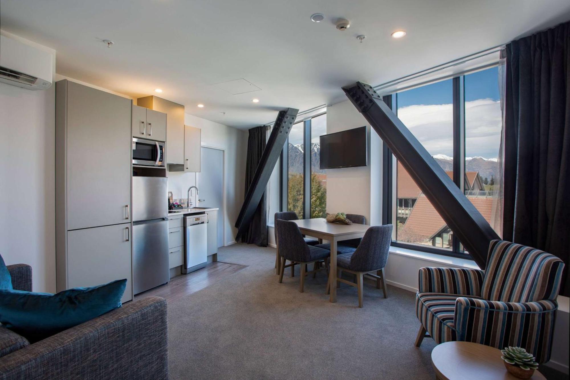 Ramada By Wyndham Queenstown Central Zewnętrze zdjęcie