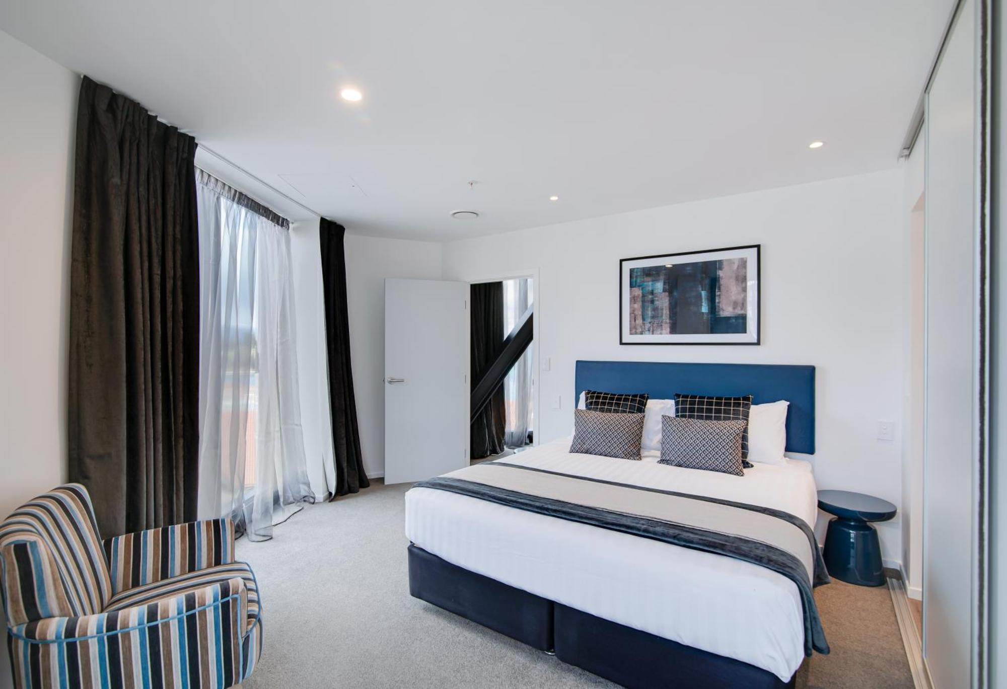 Ramada By Wyndham Queenstown Central Zewnętrze zdjęcie